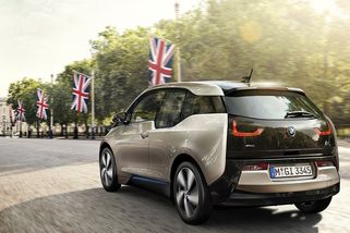 Britský model zdanění elektromobilů ještě neplatí a už jej řidiči obcházejí